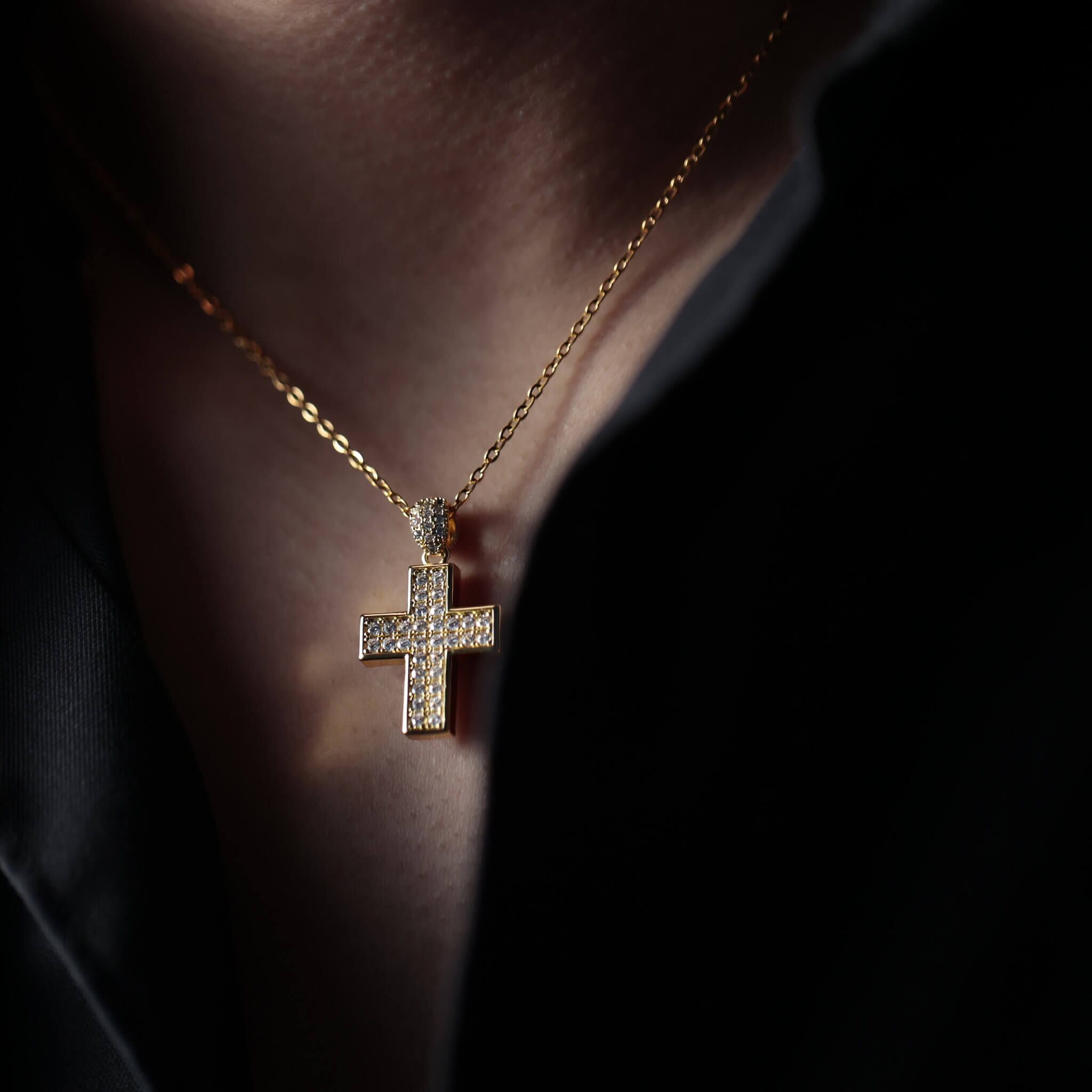 reversible zirconia medium cross necklace VN1-110 | VERIELA