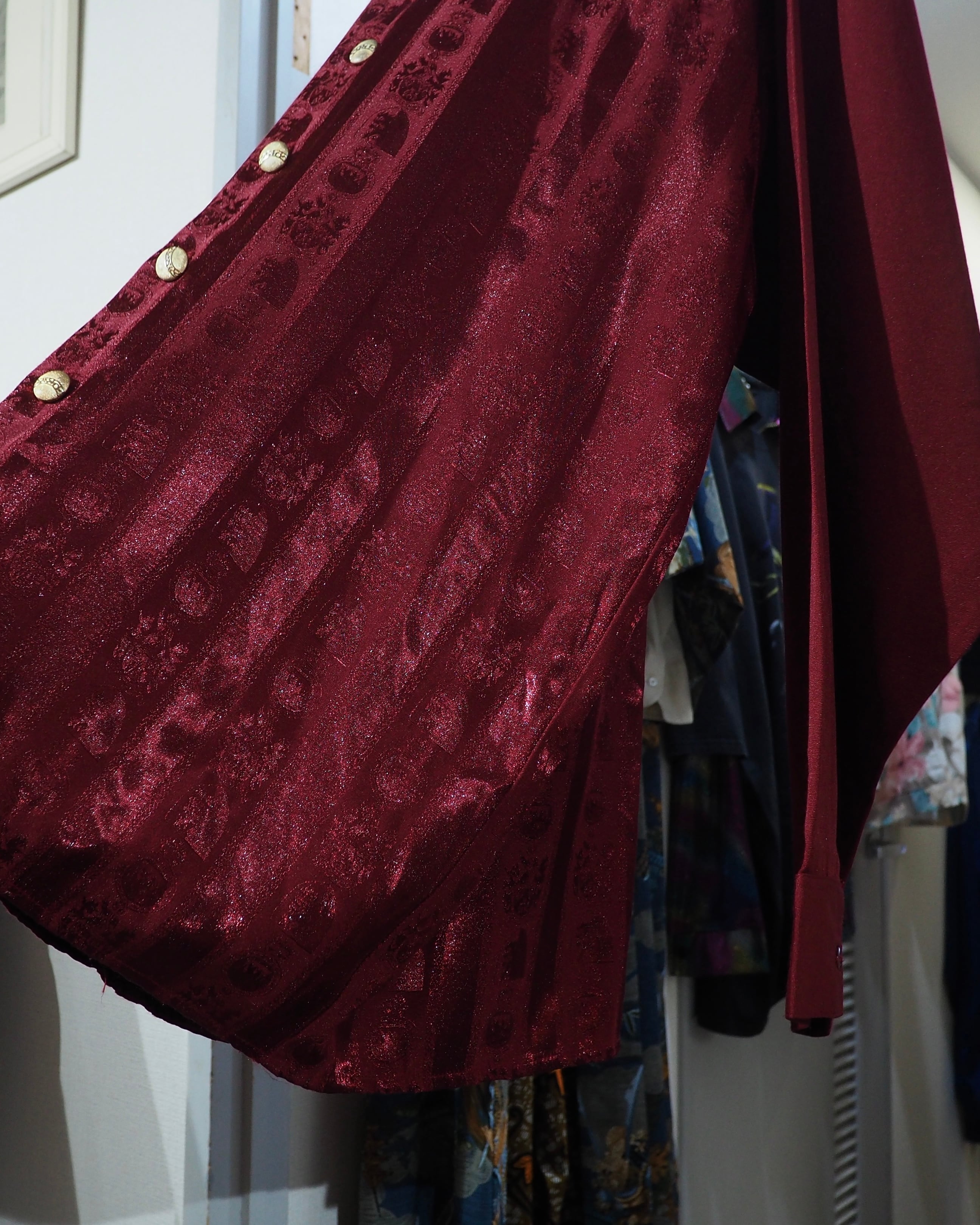 1990s Beautiful Dark Bordeaux × Gold Button Vintage Over silhouette No collar shirt