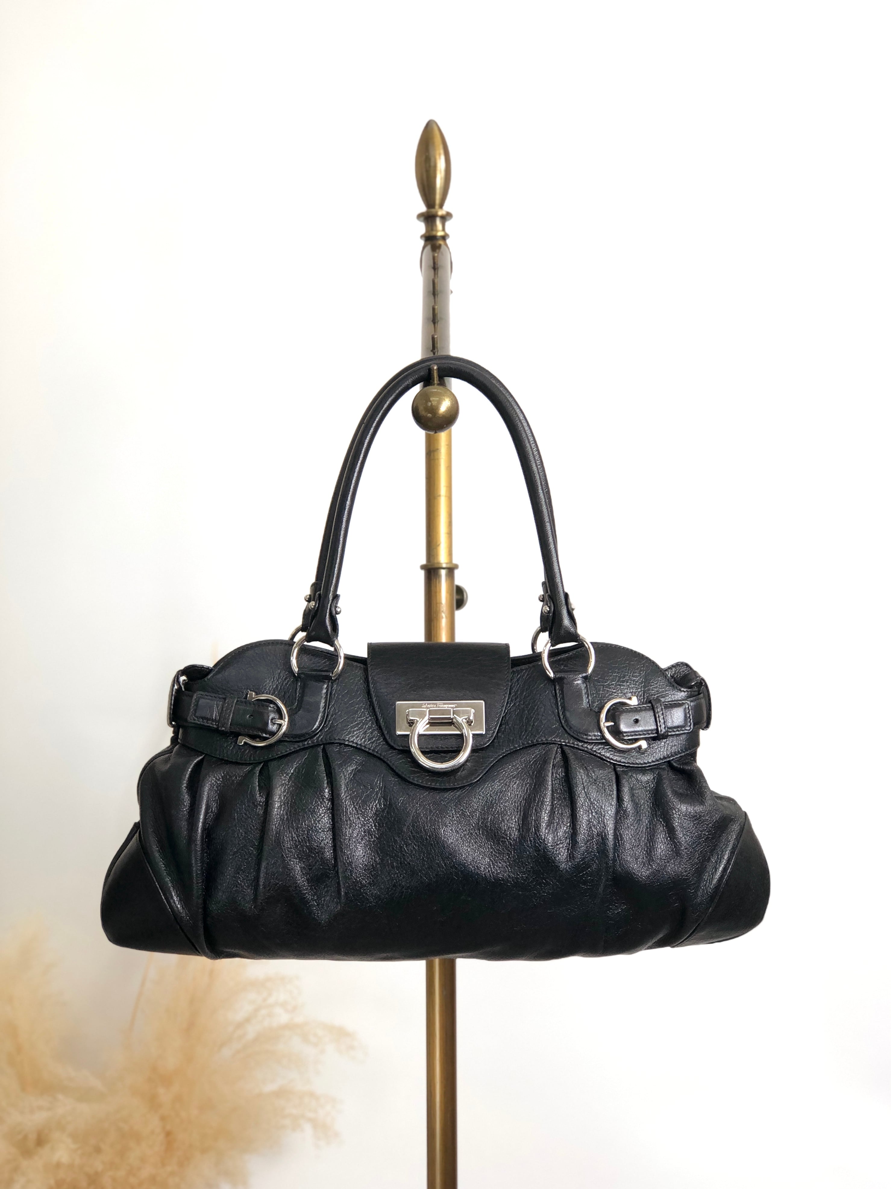 Salvatore Ferragamo サルヴァトーレ フェラガモ ハンドバッグ ブラック ガンチーニ レザー vintage ヴィンテージ オールド igucky