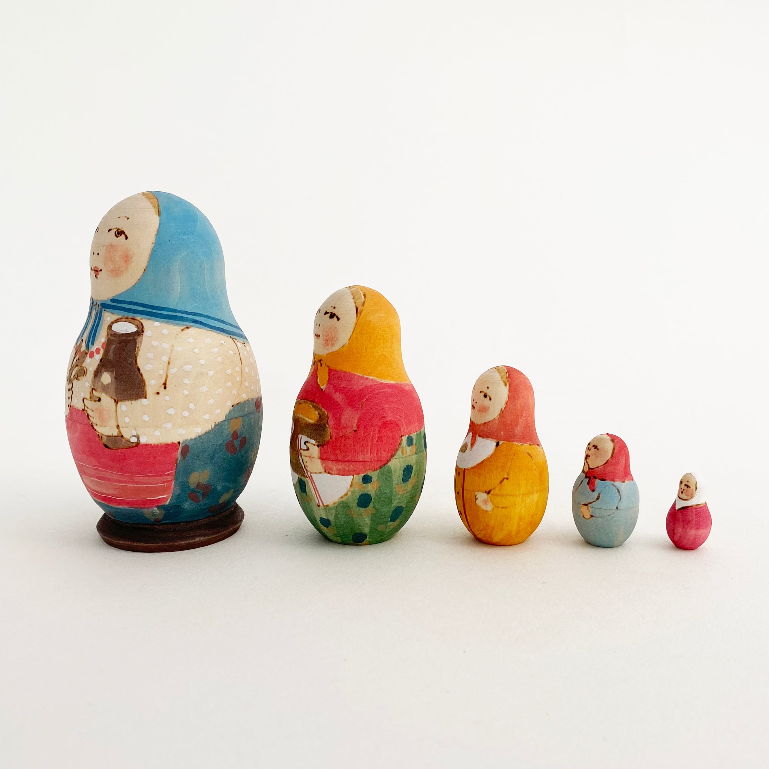 アーティスト・マトリョーシカ（マリヤ・ドミトリエワ作/ミルク5個組