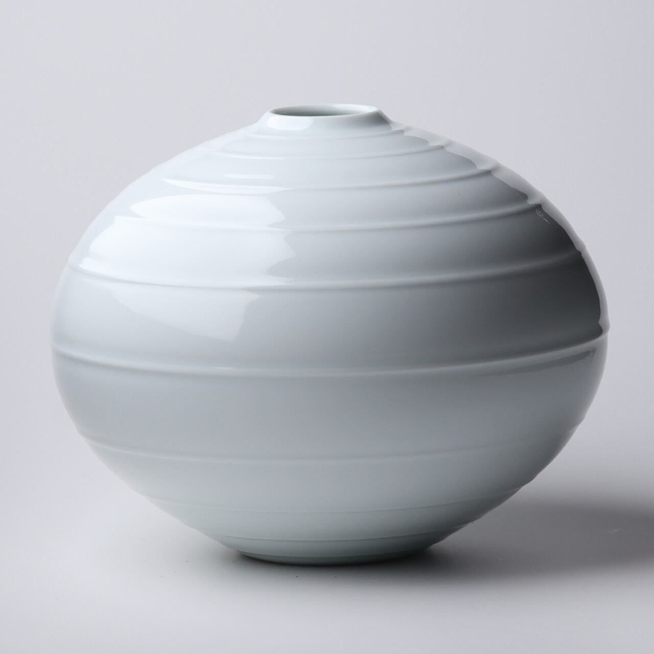 中国 青白磁 壺 中国‥青白磁日月壺…一対