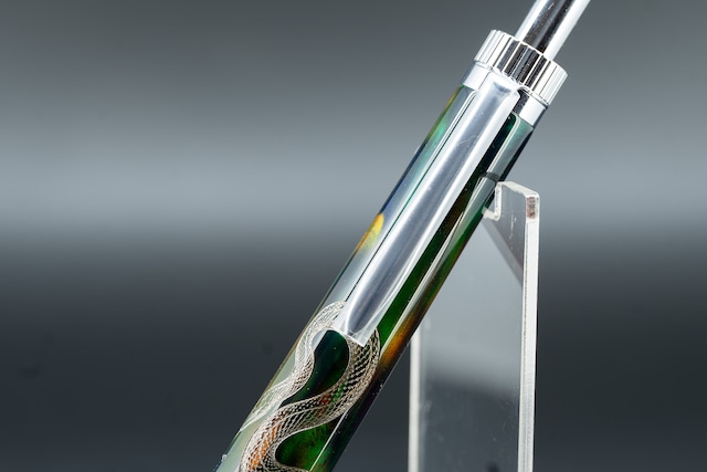 【科学技術と芸術の宝石】 ハイブリッドオパール 漆 沈金 蛇 silver BP