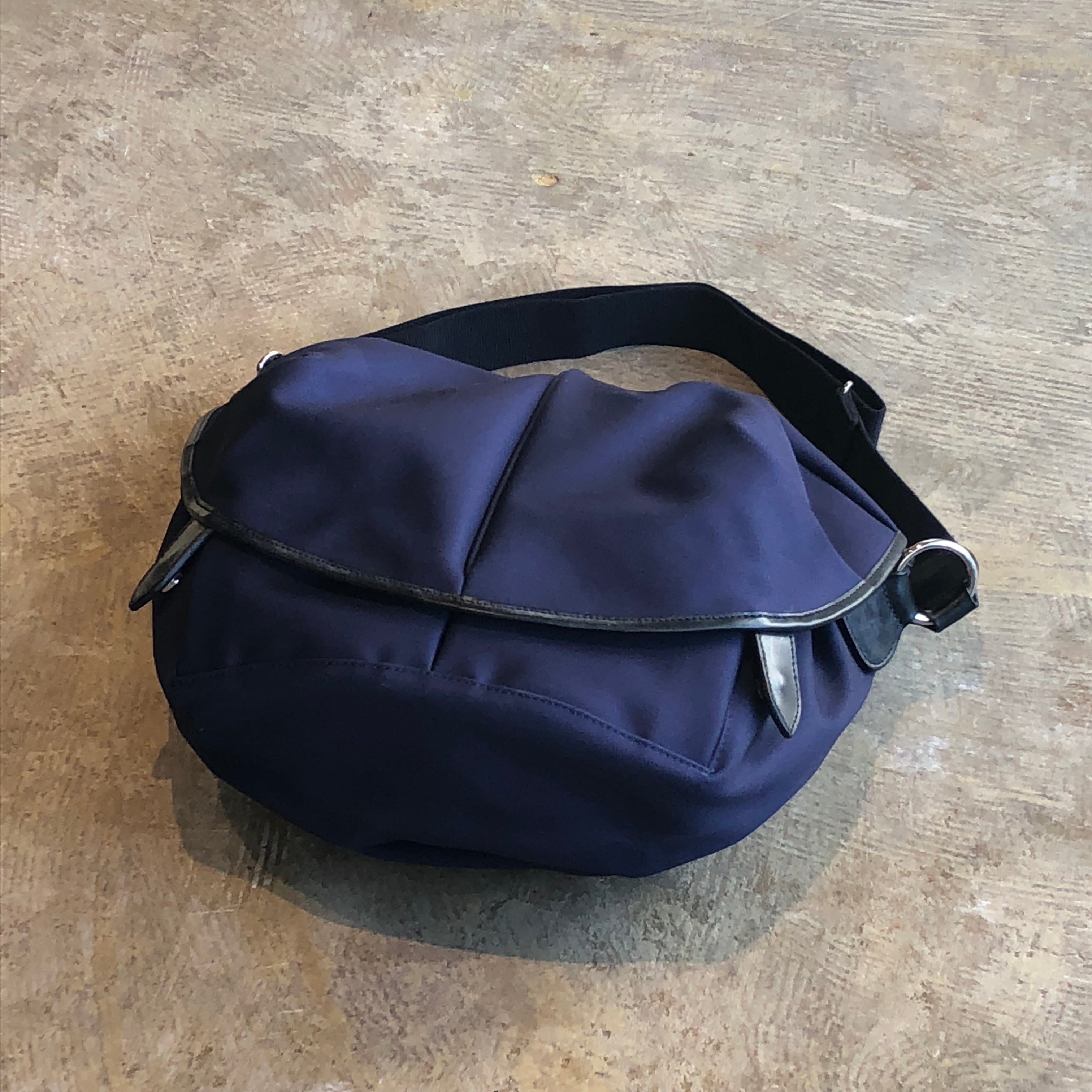 POKIT(ポキット) Classic Capsule Medium NAVY | AUTHENTIC Life POKIT(ポキット) Classic Capsule Medium NAVY | AUTHENTIC Life