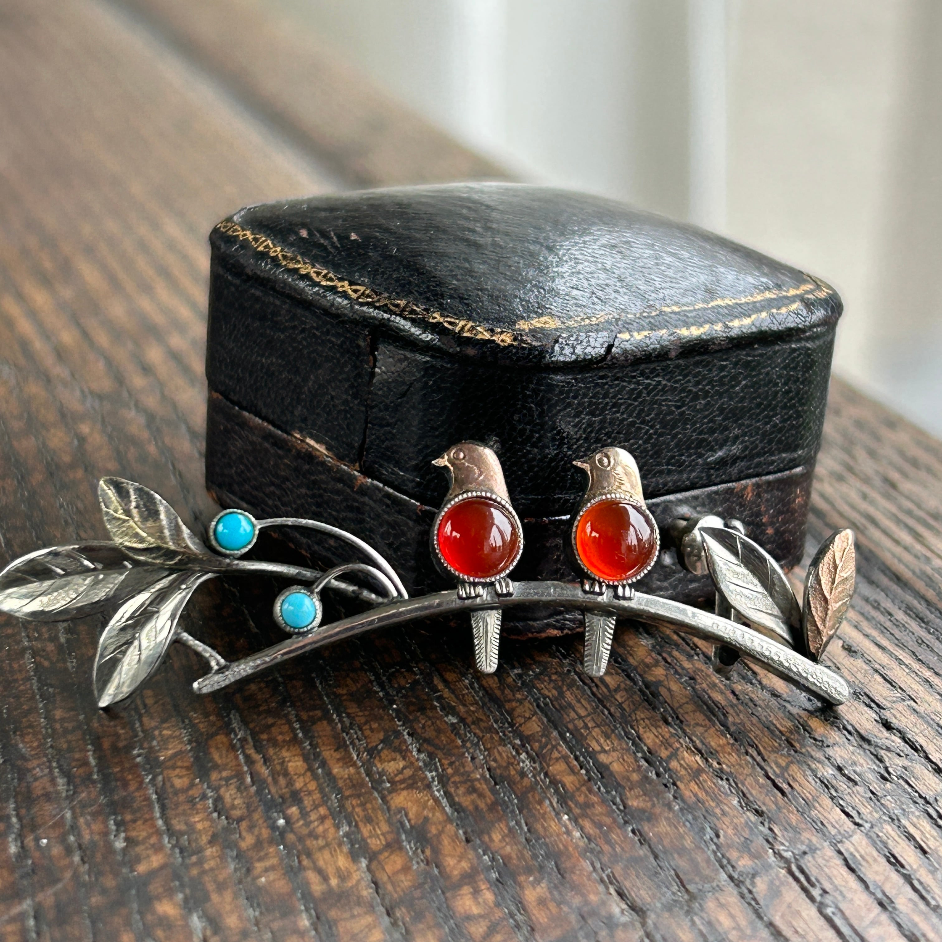 アンティーク　大正から昭和初期　合金製　小枝に鳥の帯留め