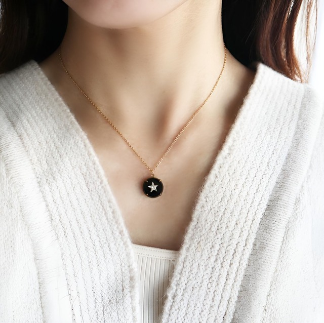 西ドイツ製ヴィンテージ！ブラックスターストーンのネックレス　金アレ対応