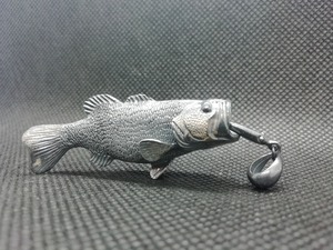 BLACK BASS pendant