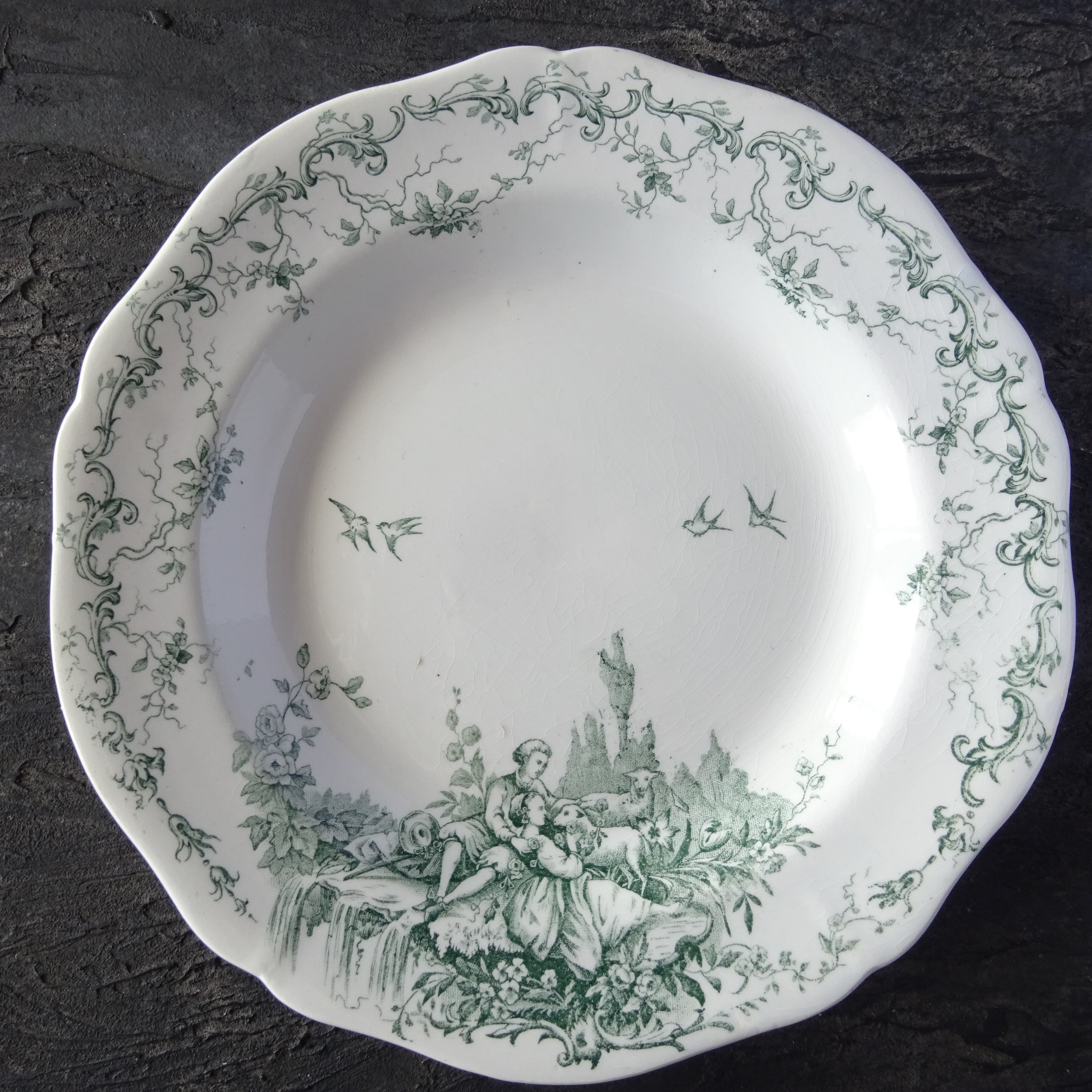 ☆TERRE de FER PORCELAINE OPAQUE DE GIEN modèle 《IDYLLE》 assiette demi creuse (C)