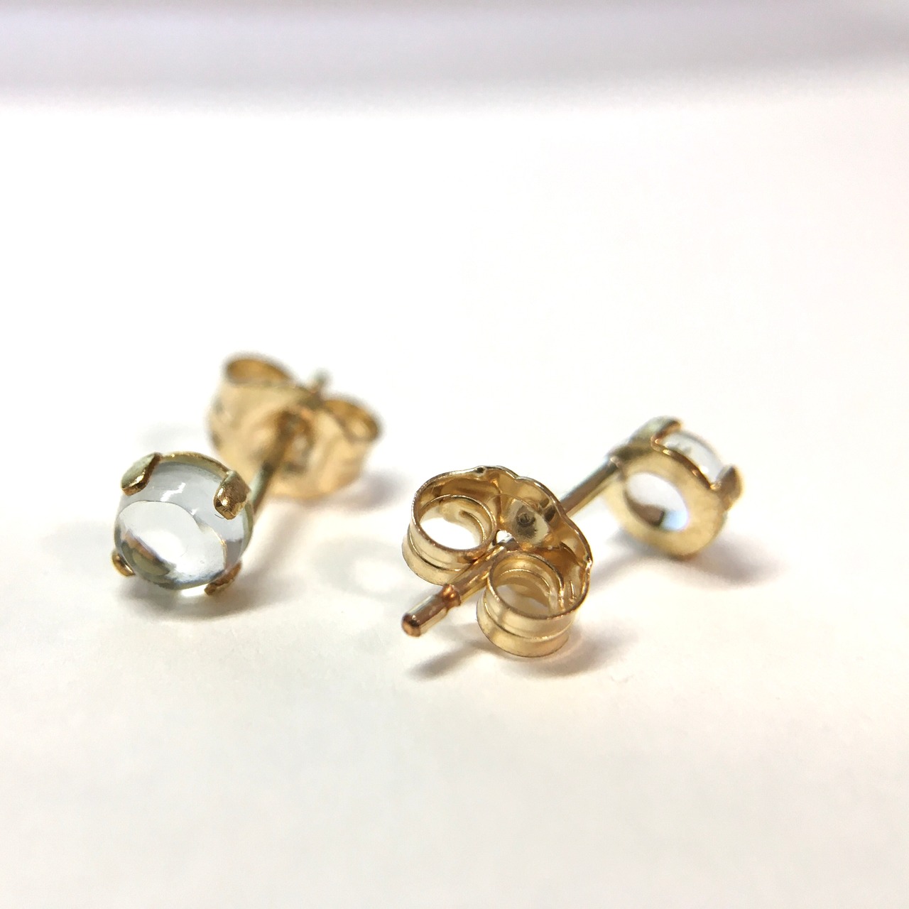 アクアマリン クリア カボションピアス 4mm 14kgf