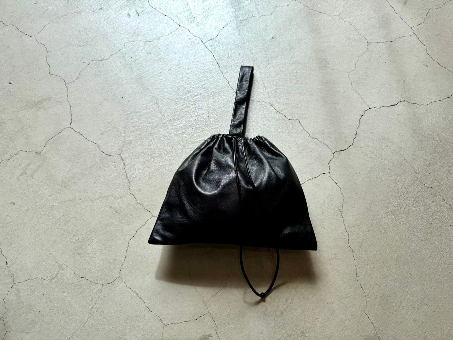 COMESANDGOES COMES DRAWSTRING BAG | brownriver