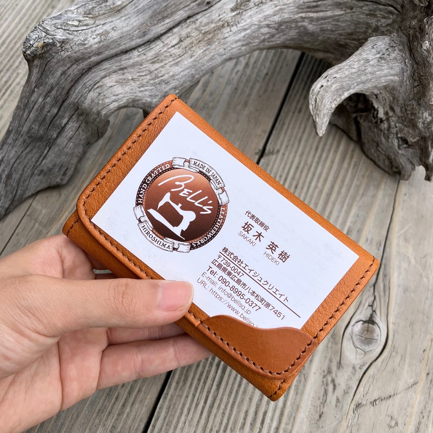 GAHGA GAHTOPIA ガートピア ハイバック 張替シート&肘掛　金刺繍 WEED刺繡ハンカチ（全2色） | 横手市増田まんが美術館