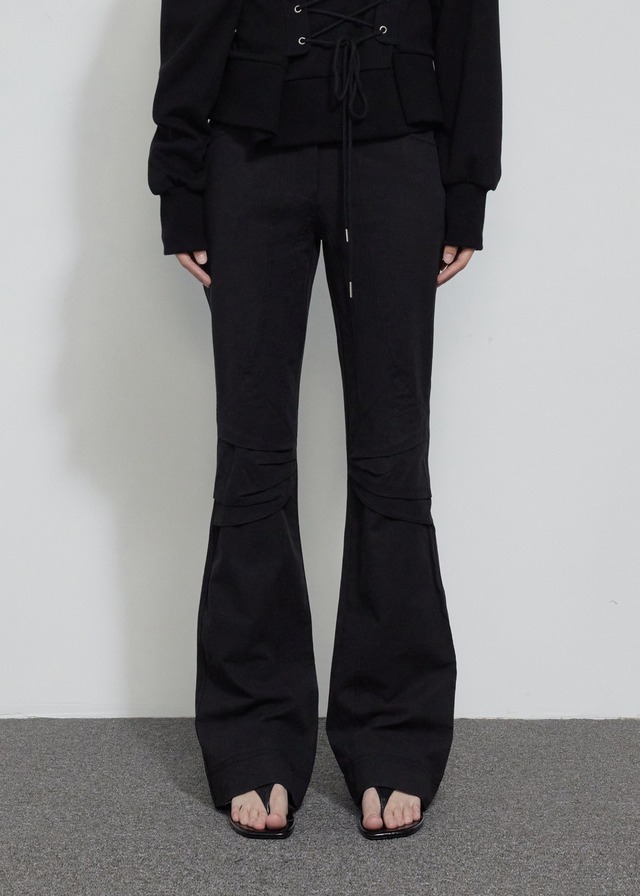 [BOHEMIAN SEOUL] AMPLE KNEE COTTON BOOTCUT, BLACK 正規品 韓国ブランド 韓国通販 韓国代行 韓国ファッション bohemseo ボヘミアンソウル ボヘムソ 日本 店舗