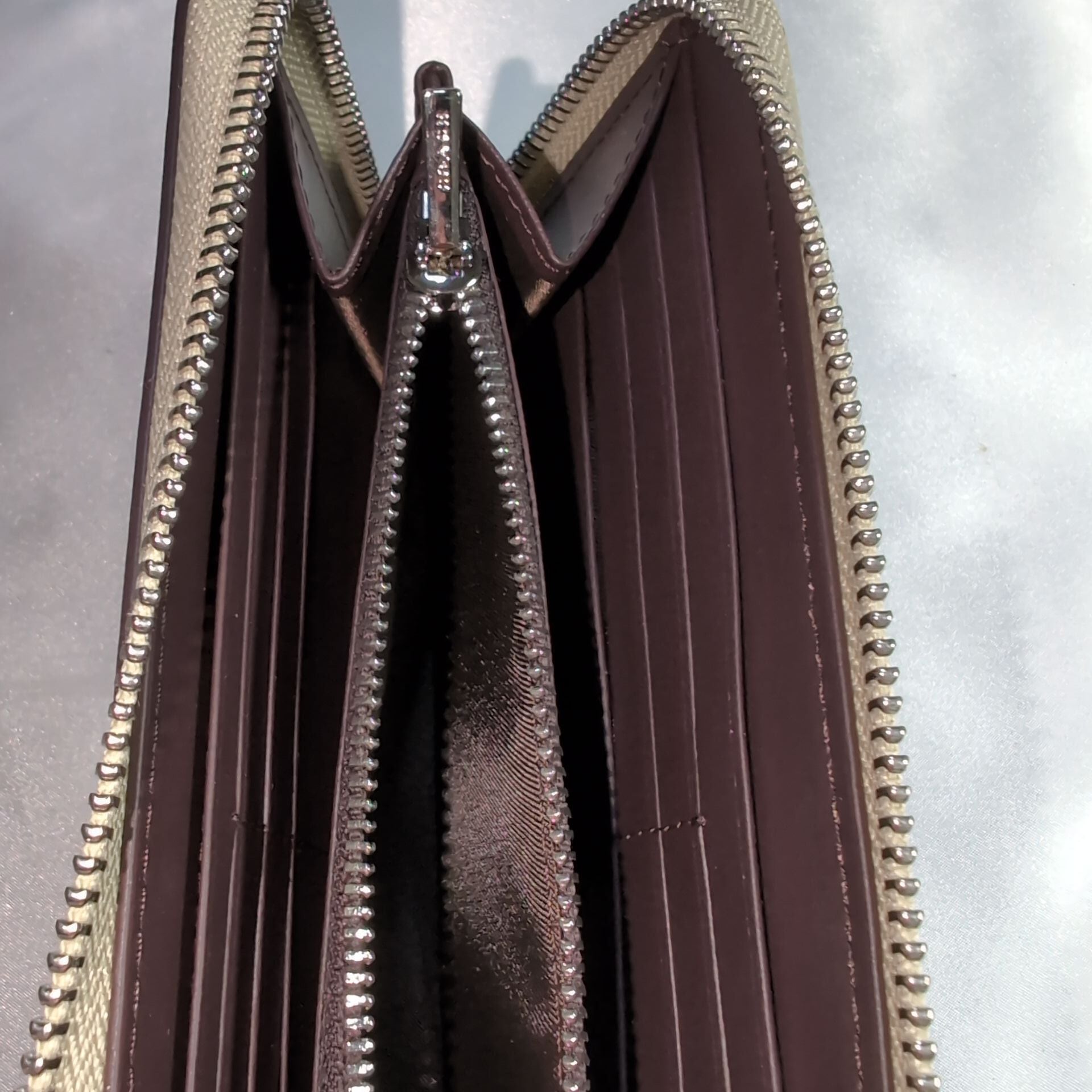 COACHコーチ×ディズニーコラボ ミニーマウスパッチワーク ラウンド