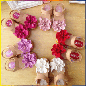 023«一部即納»〖 SHOES 〗女の子 ❁ お花モチーフ サンダル 5色展開