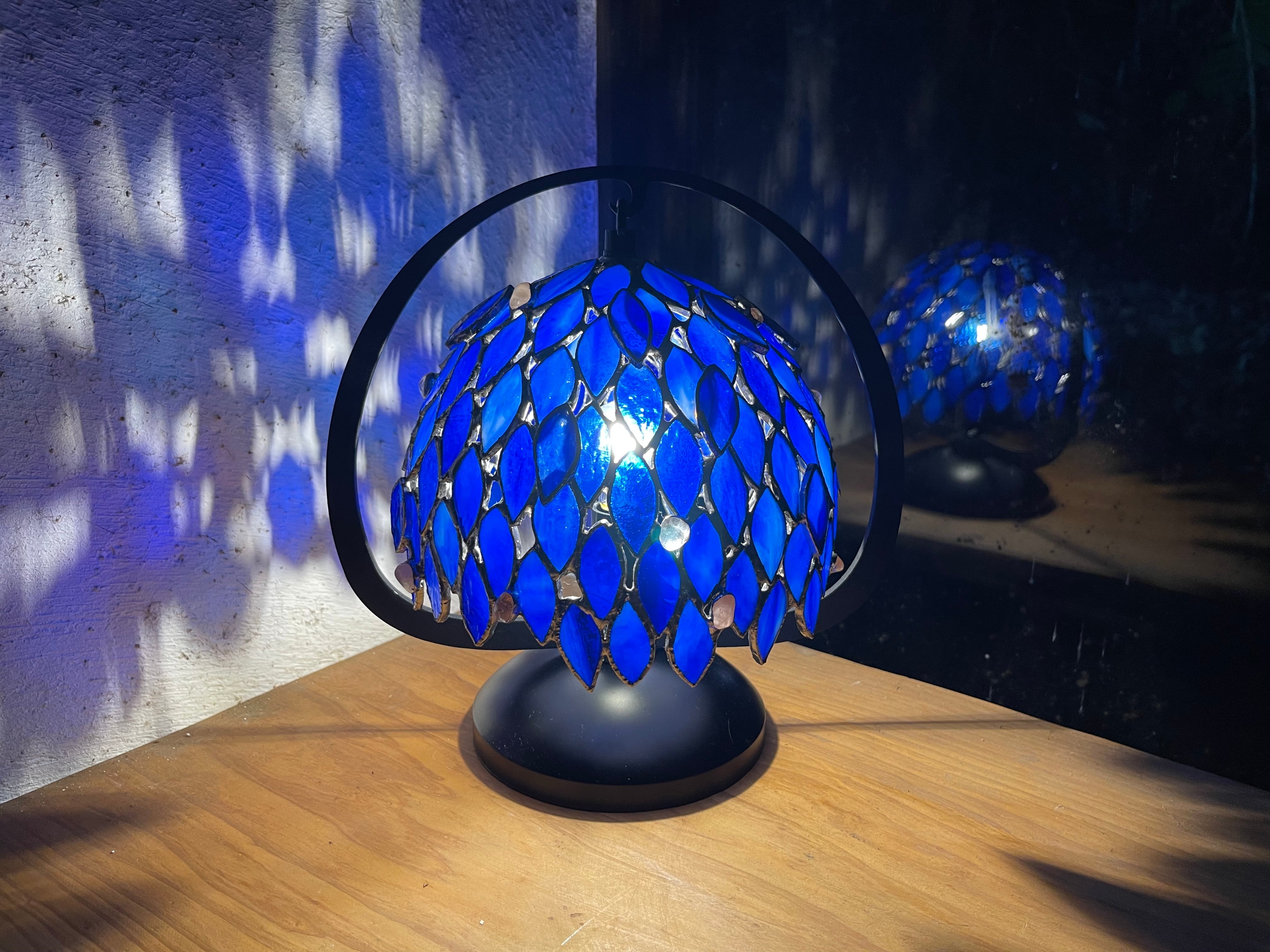 ブルーリーフ（ステンドグラスのテーブルランプ） 01020123 | ステンド