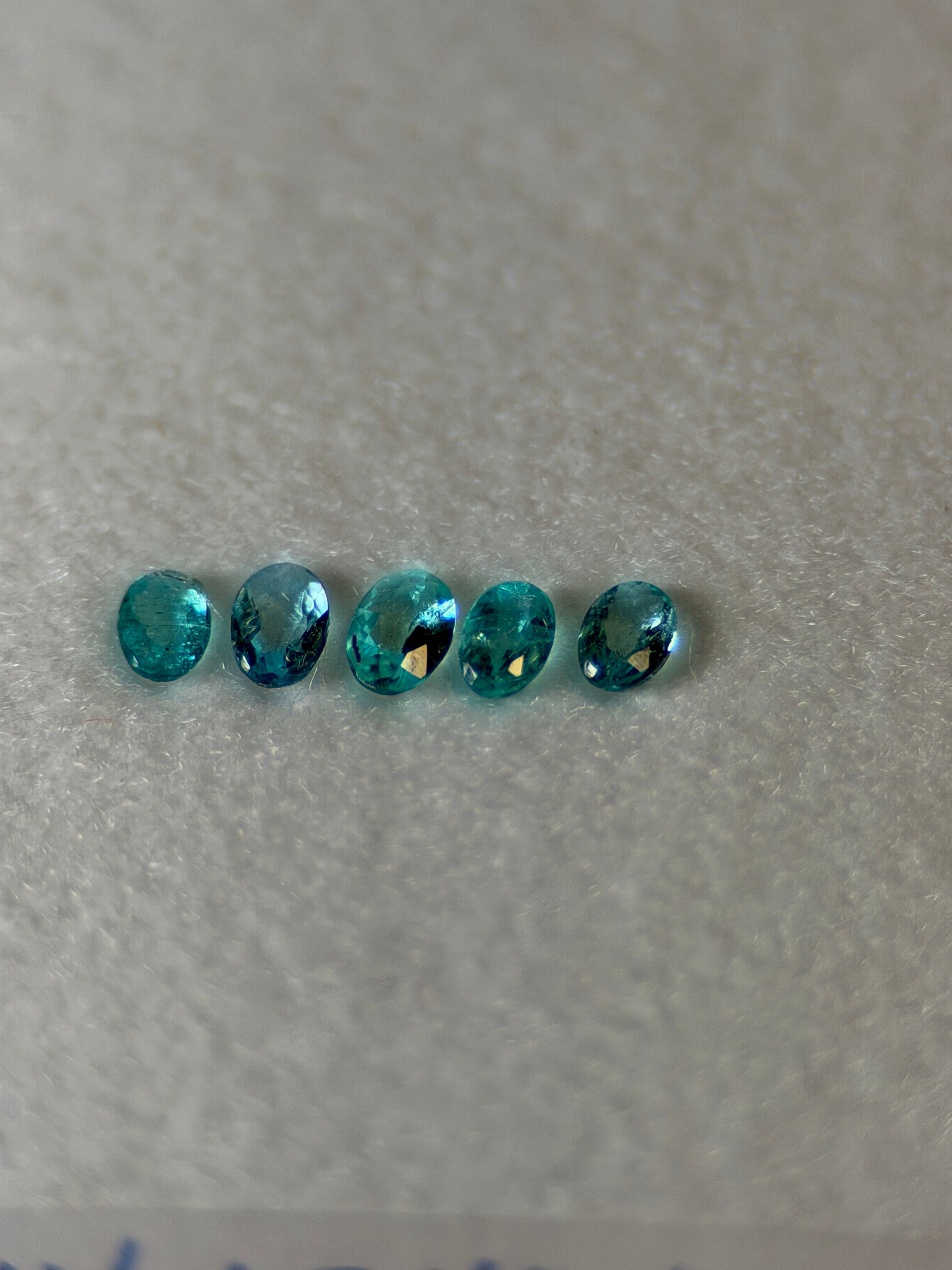 ミントガーネット (メレラニ) 0.46ctラウンド4.9mm D68856308