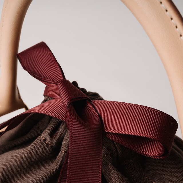 Classic  Basket  -  CHOCOLATE