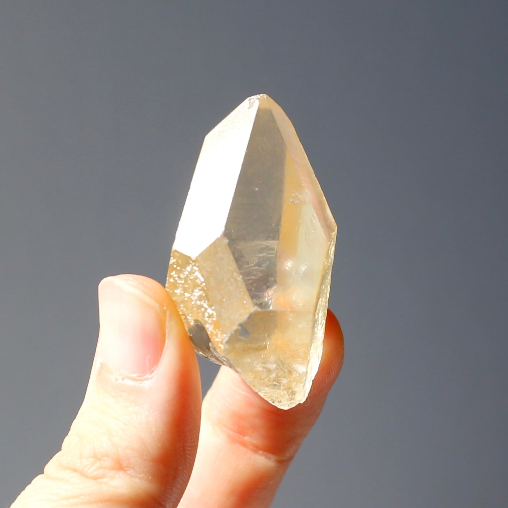 ゴールデンヒーラー クォーツ 原石 水晶 鉱物 希少石 天然石