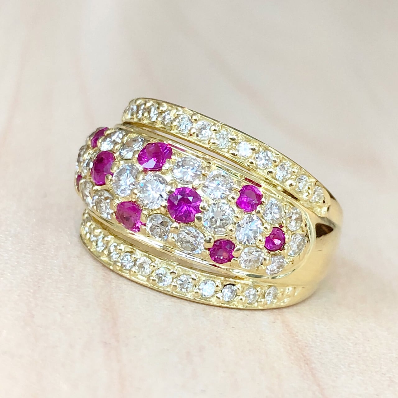 ✨幅広✨ルビー❣️ダイヤモンド ダイヤ K18 18金 リング 指輪 ✨幅広✨ルビー❣️ダイヤモンド ダイヤ K18 18金 リング 指輪