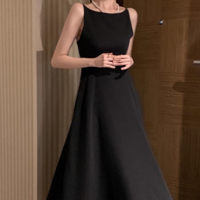 ドレス ワンピース パーティー 結婚式 二次会 披露宴 演奏会 発表会 ステージ 舞台 ダンス 衣装 ラウンジ クラブ ロング 袖なし ノースリーブ クルーネック スレンダー スリム 細身 ハイウエスト 可愛い きれいめ シンプル 大人可愛い 上品 おしゃれ レトロ キュート クール エレガント モダン 主役級 存在感 抜け感 清楚 エレガント セクシー 華やか ナチュラル 無地 イベント ホテル レストラン 美脚 脚長 高見え 格上げ 夏 ウェディング S M L ホワイト ブラック アプリコット