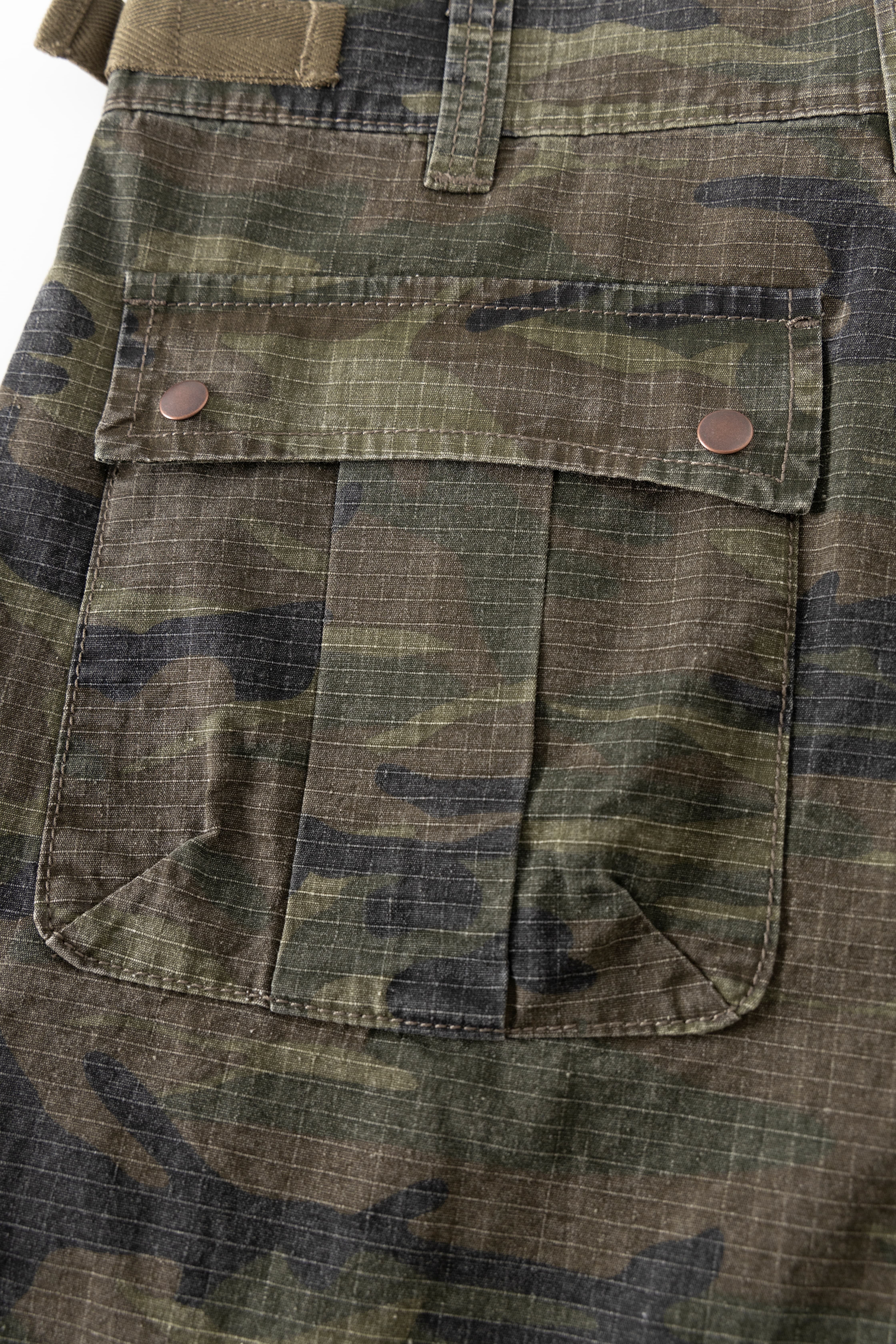 SUPPLIER】Cross Leather Patch Baggy Shorts / Green | PARX