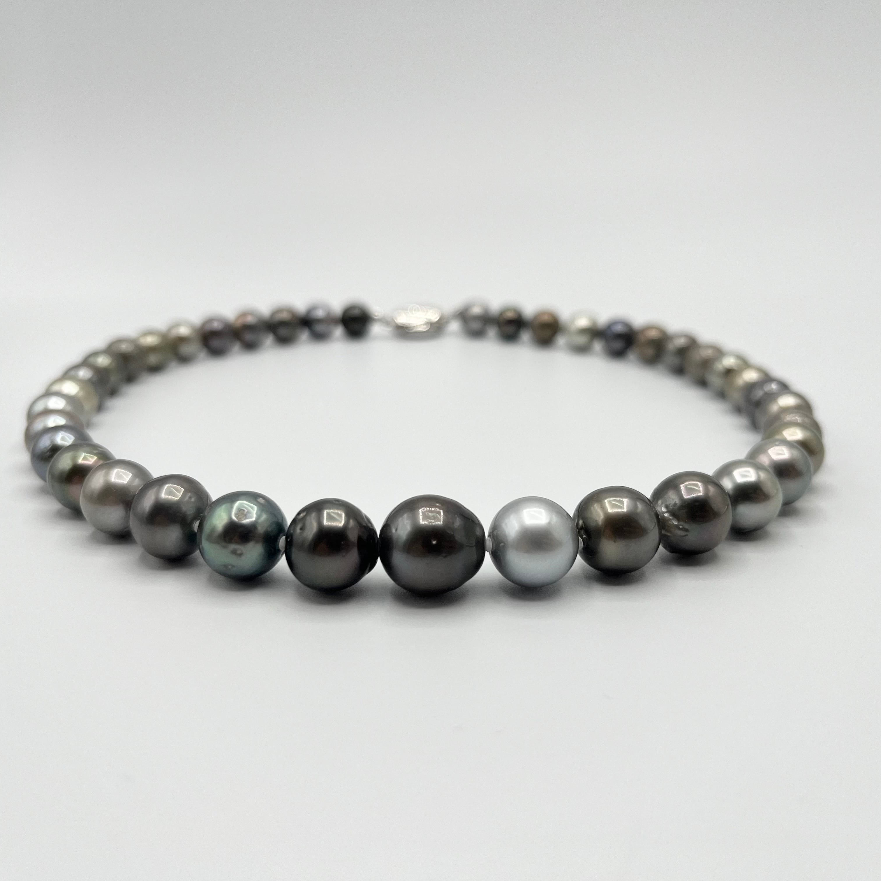 黒蝶真珠マルチカラーネックレス 9.1-12.6mm | OISE JEWELRY 黒蝶真珠マルチカラーネックレス 9.1-12.6mm | OISE JEWELRY