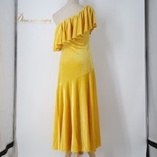 フラダンス 衣装 ワンピース ドレス イエロー系 ブルーヘブンカンパニー ベロア 無地 黄 BLUE HEAVEN COMPANY ワンショルダー 光沢感 高級感 ハワイアン アロハ フラ ダンス レッスン 練習 華やか 鮮やか かわいい おしゃれ 上品 大人っぽい フラダンス衣装 高級 フラドレス カラフル衣装 イエロー ワンピースドレス ステージ衣装 パーティー衣装 上品さのあるデザイン 舞台用衣装 輝く光沢 華やかなスタイル おしゃれなデザイン フェスティバル用衣装