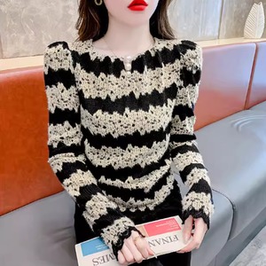 【送料無料】 セーター 2色 30代 40代 女性用 レディース トップス 長袖 クルーネック Aライン フレア プルオーバー パール 装飾 ニット しましま ボーダー かわいい 大人可愛い 大人女子 こなれ感 シンプル カジュアル 大人 上品 おしゃれ お洒落 ラフ デート お出かけ お茶会 女子会 休日 授業参観 秋 冬 着回し プチプライス カラバリ デイリーユース 普段使い ファッション コーデ スタイル 楽ちん 定番アイテム 着痩せ 垢抜け ブラック ブラウン 大人カラー モノトーン 秋カラー