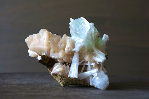 グリーンアポフィライト/スティルバイト/スコレサイト 　Apophyllite/Stilbite/Scolecite 863