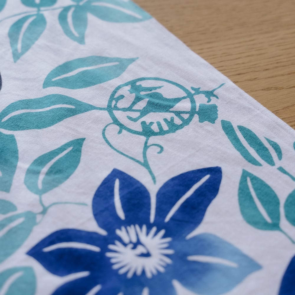 魔女の宅急便 本染め手拭い / てぬぐい 鉄線（0357） | すすのこ商店