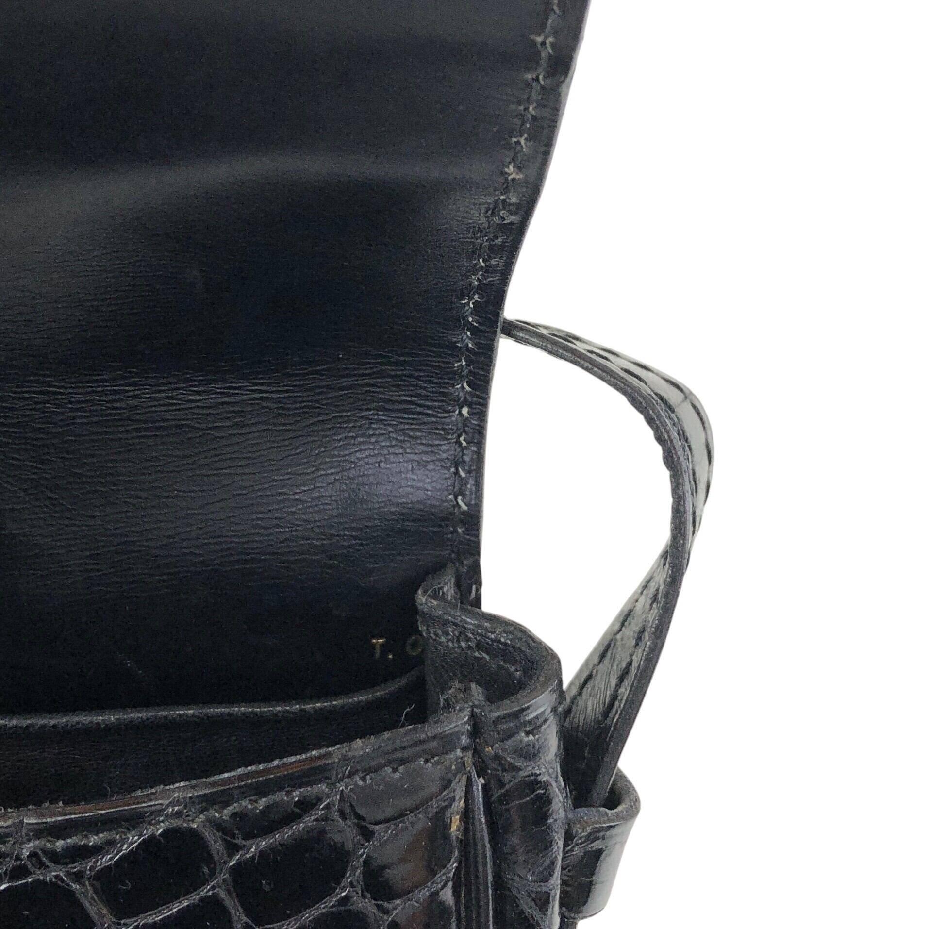 CELINE セリーヌ ショルダーバッグ ブラック トリオンフ 型押しレザー