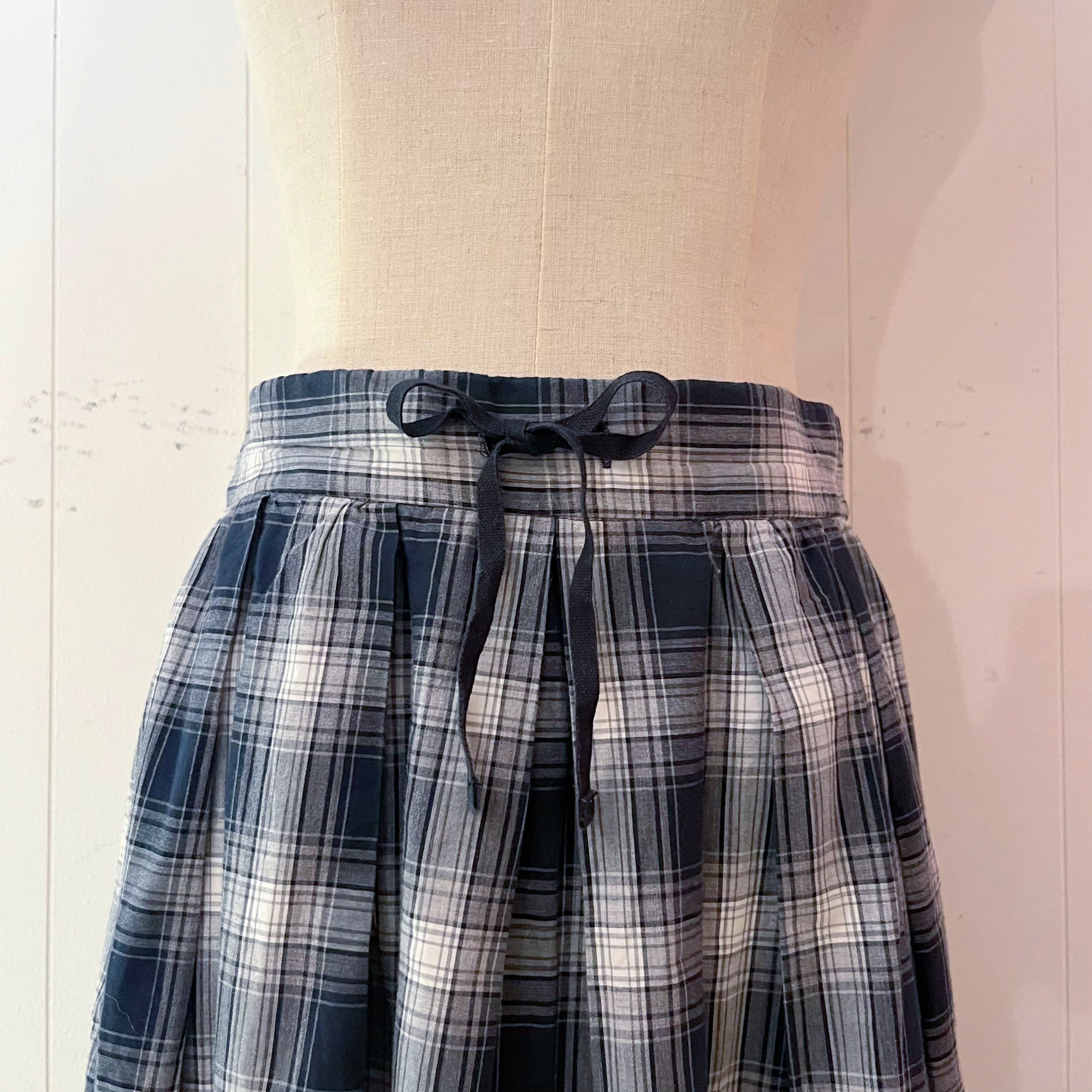 black check gather skirt