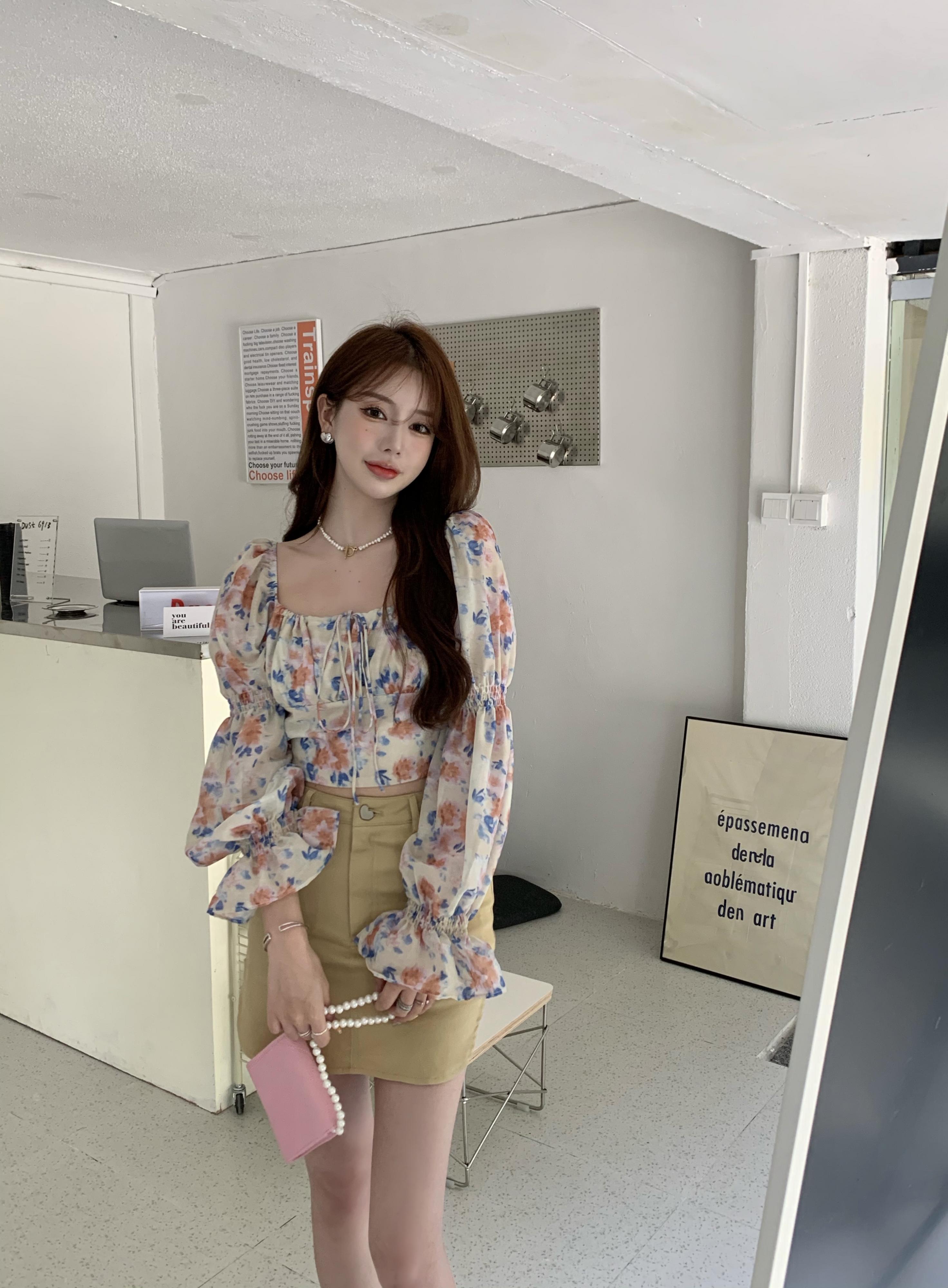 フローラルシフォンシャツ ショートサマーカラートップス ロング 夏物 花柄 スクウェア ブラックストロベリース54884607940