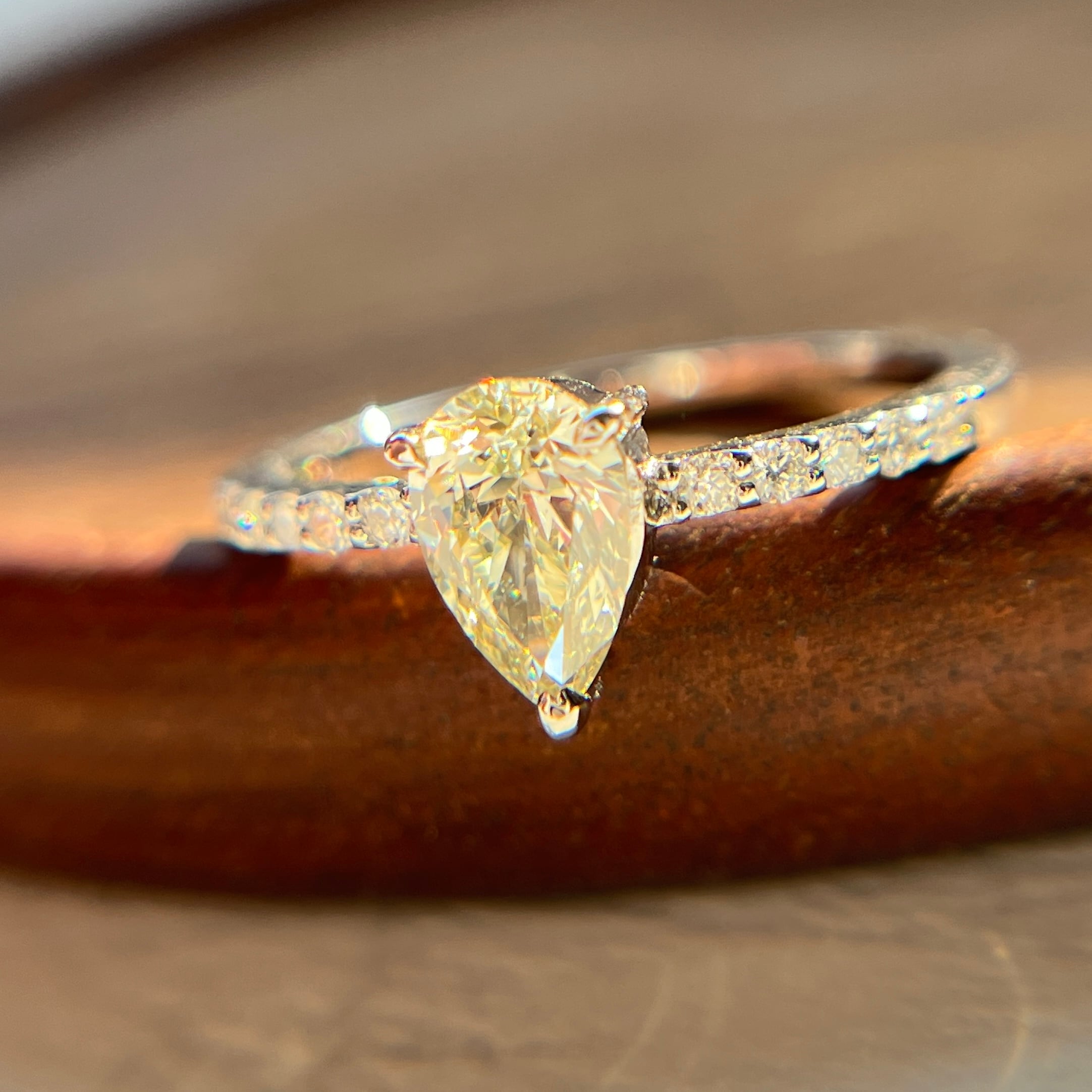 天然ダイヤモンドリング/0.603ct/プラチナ/イエローダイヤ