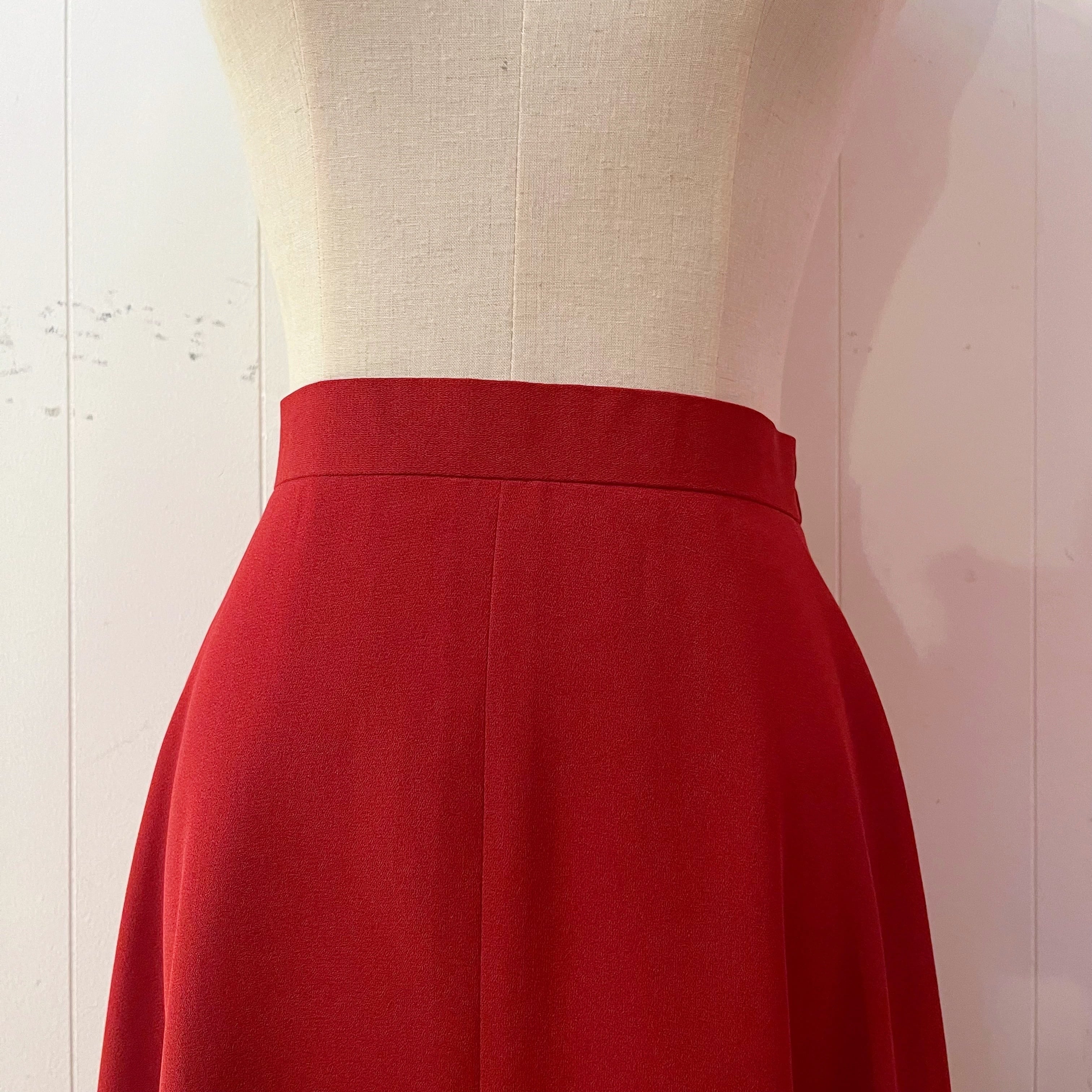 red seams flare skirt