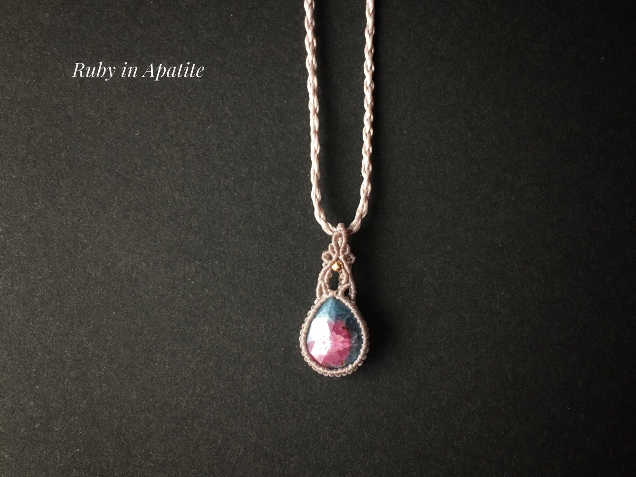 ルビーインアパタイト macrame necklace