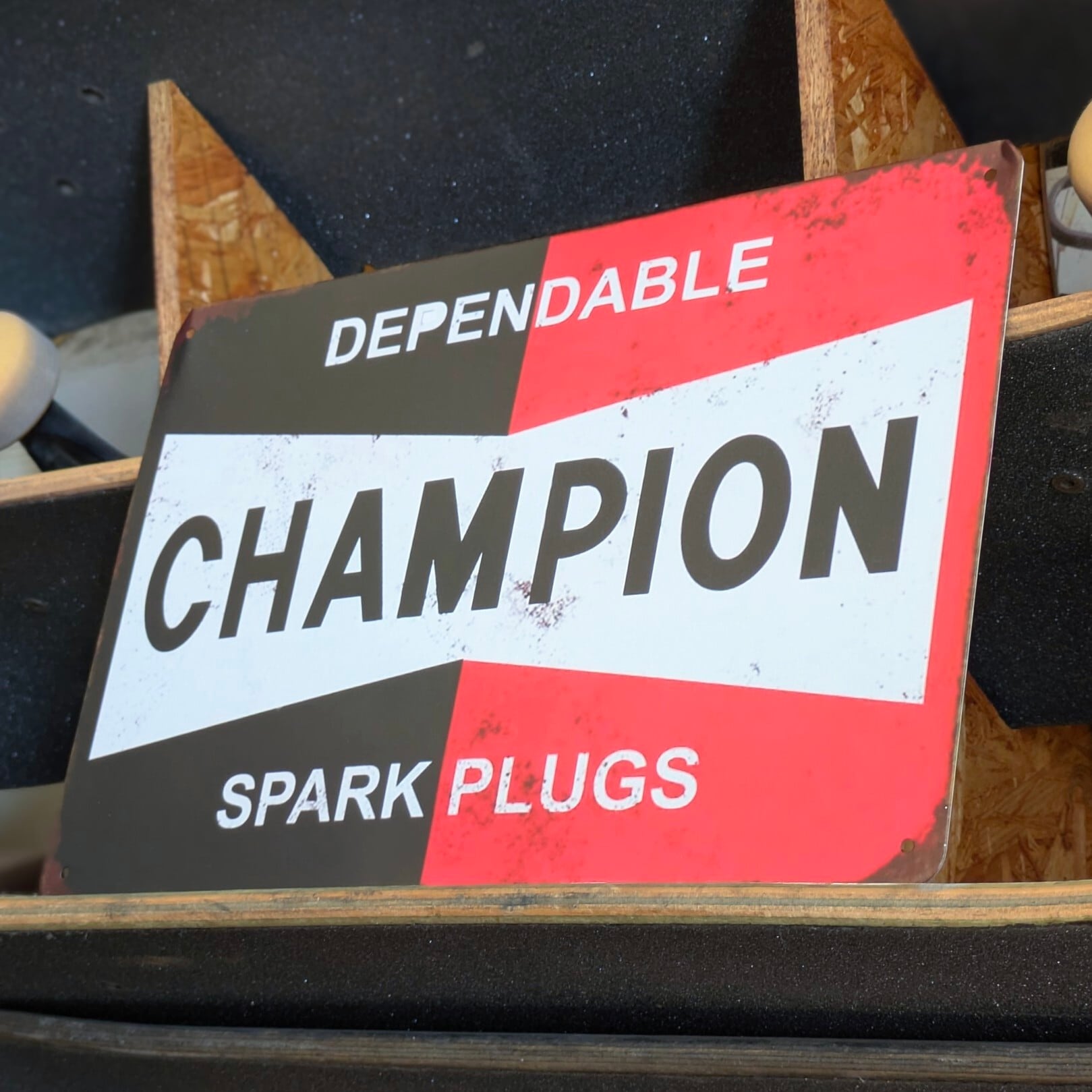 送料無料！ちょうどいいブリキ看板 【 Champion ( チャンピオン