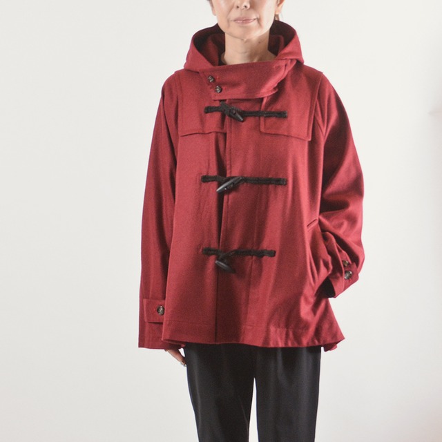 【１色】WYTE (ワイト)　ウールジャージー Δ(デルタ)ラインダッフルコート　色：レッド　商品番号：12-10620