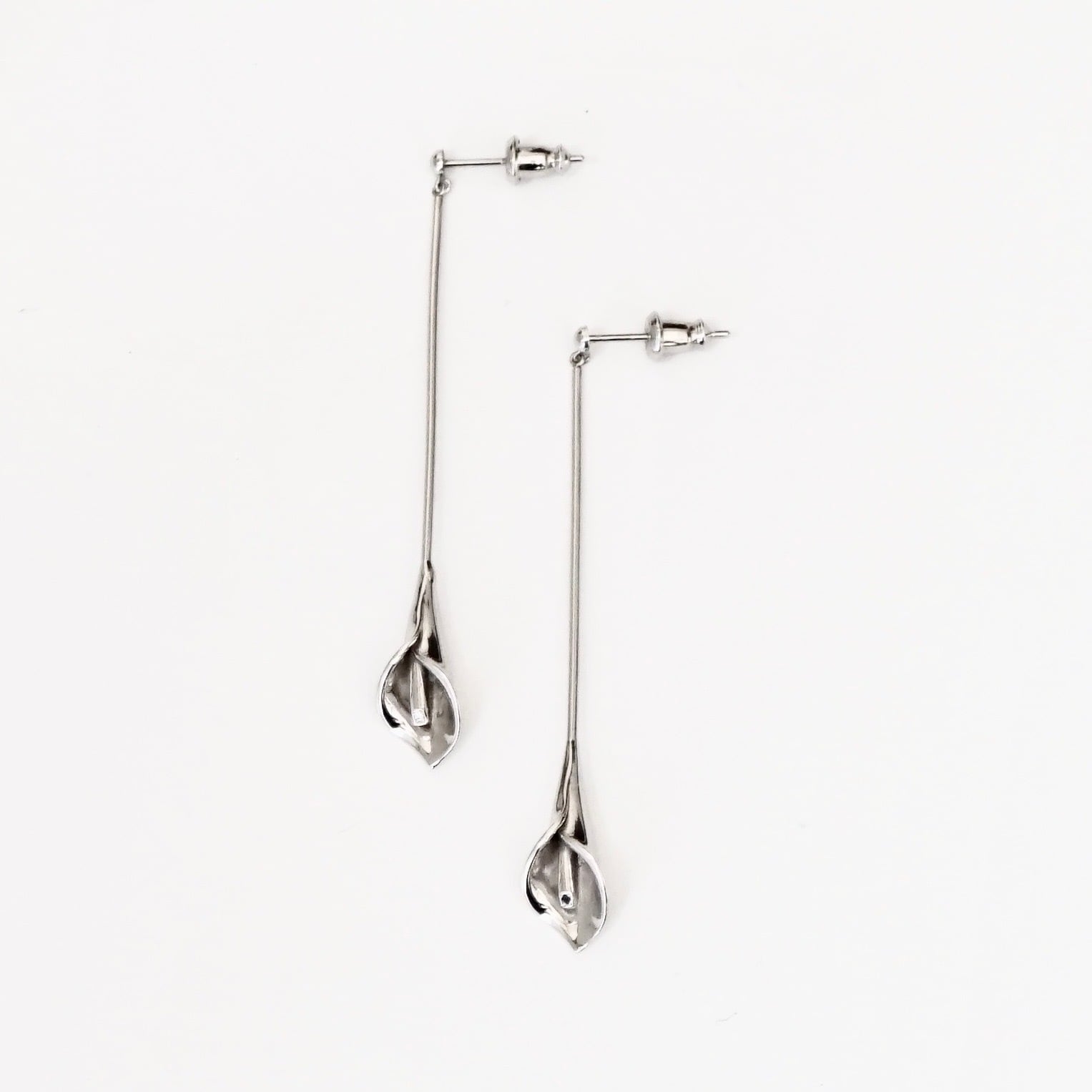 タイニーカラーリリーワンピアス / Tiny Calla Lilly one Earring | REAMU