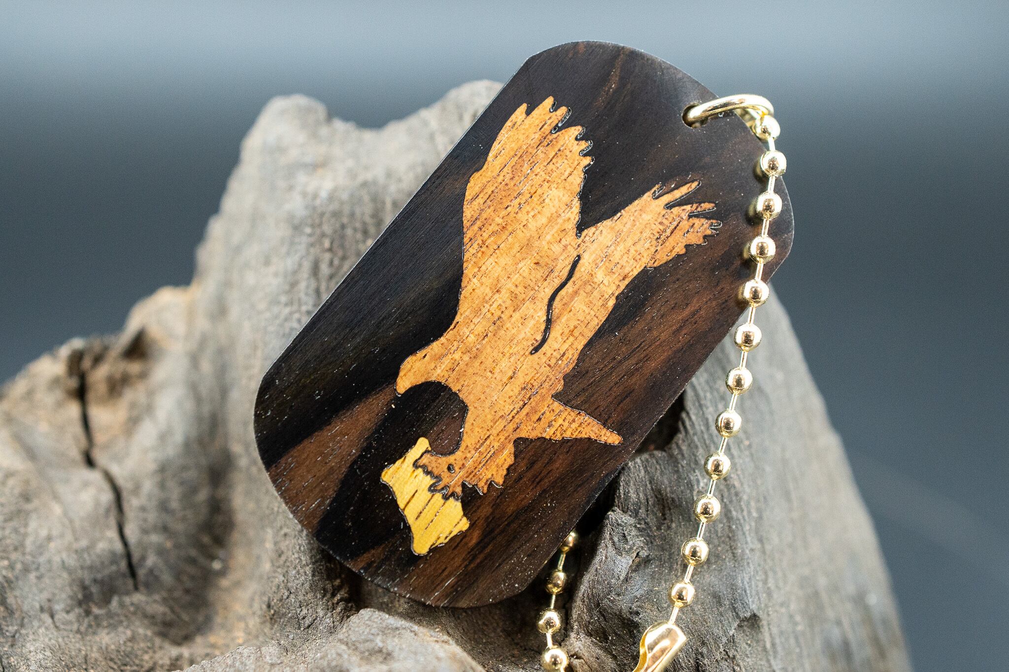 【 染色の美 】 ムンエボニー ドッグタグ 象嵌 トンビと油揚げ