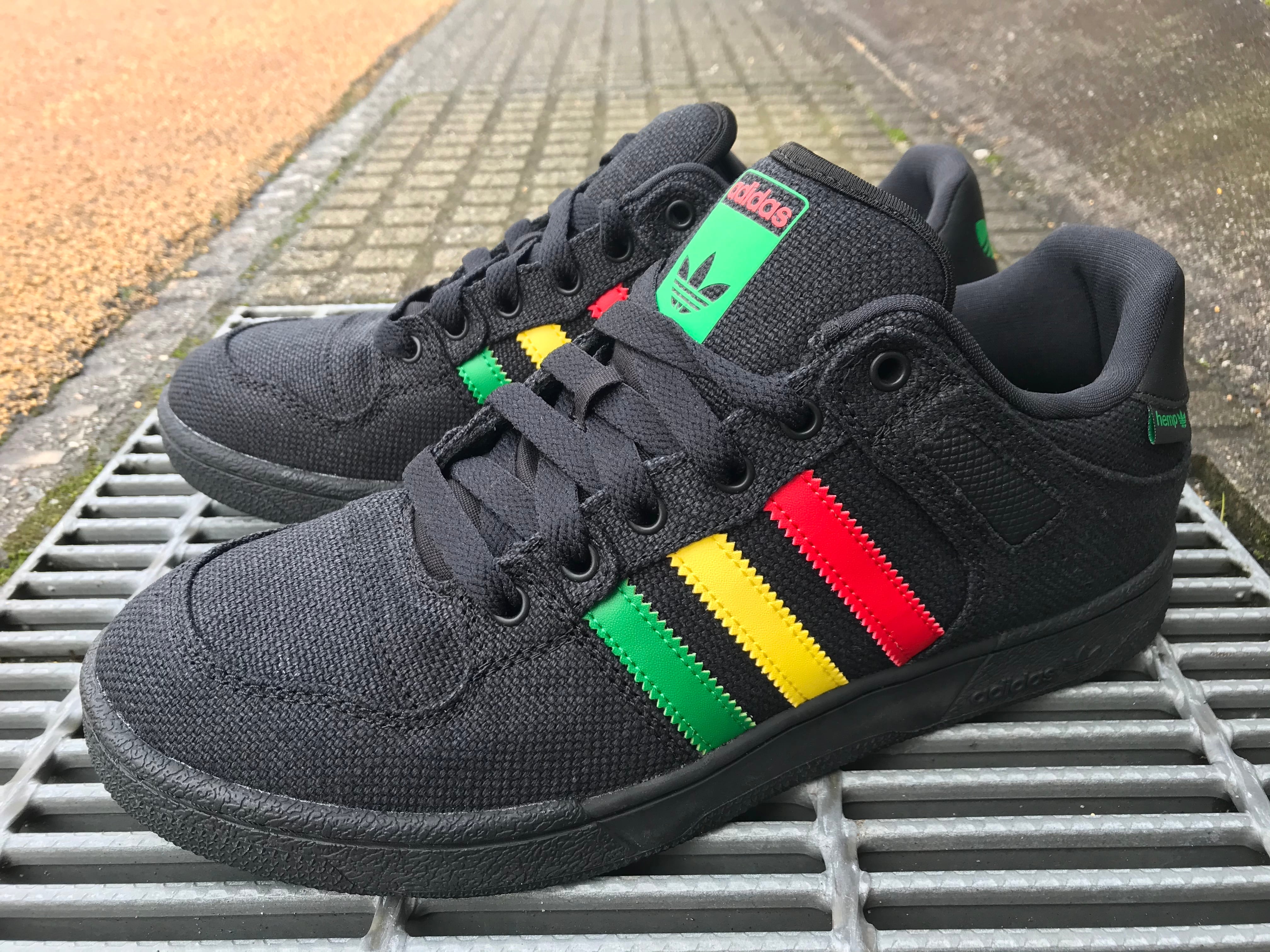 ADIDAS BUCKTOWN ST (CBLACK/GREEN/SCARLE) | "JACK OF ALL TRADES" 万屋 MARU