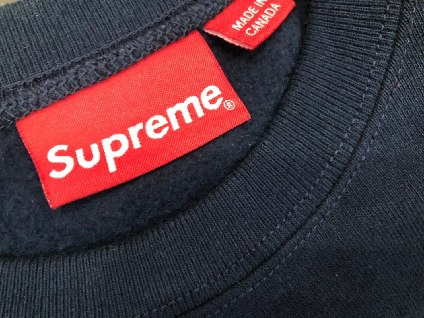 SUPREME UNDERLINE CREWNECK NAVY MEDIUM 5989 | BRAND BUYERS OSAKA 