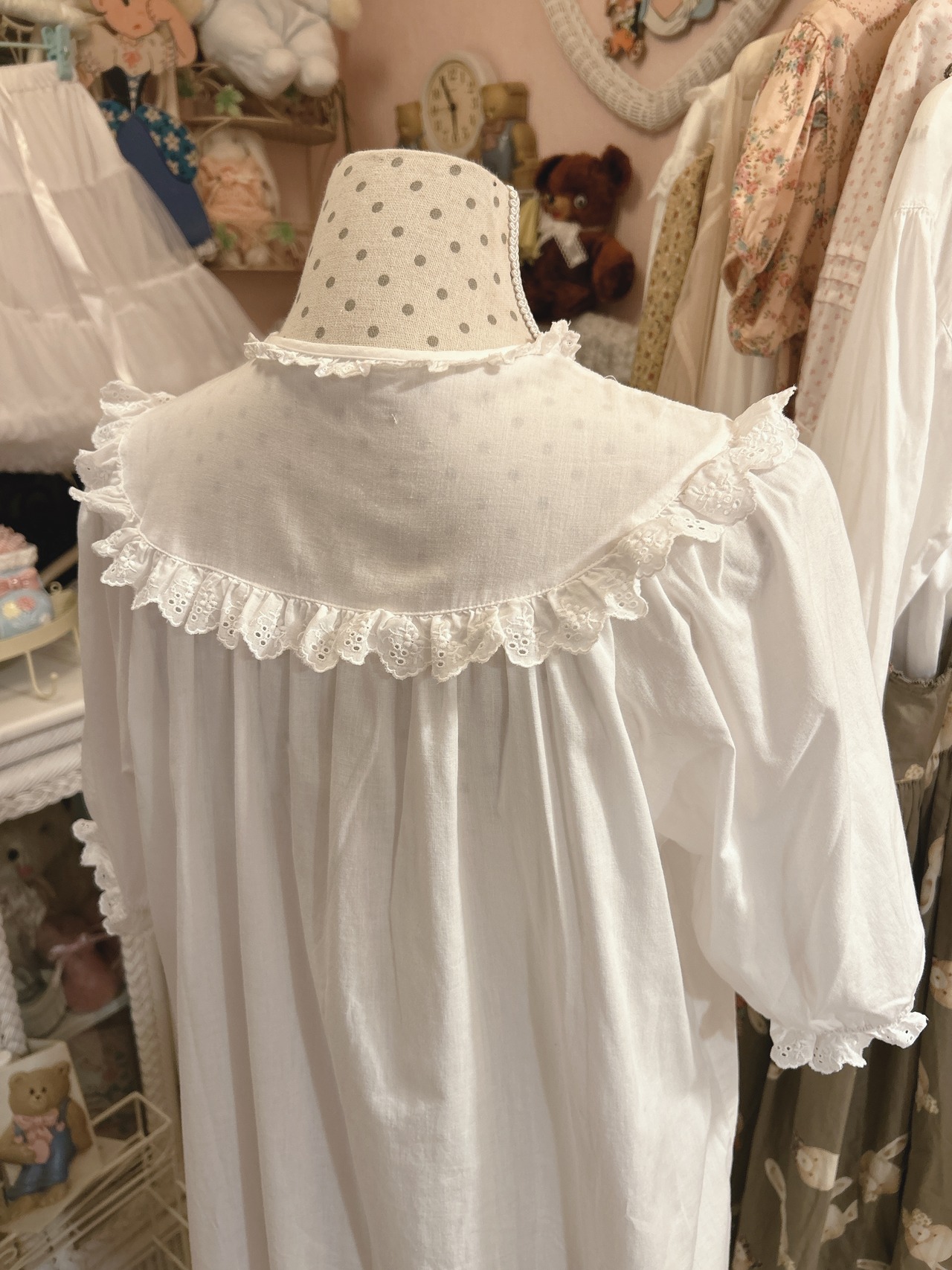 White lace dressの画像08