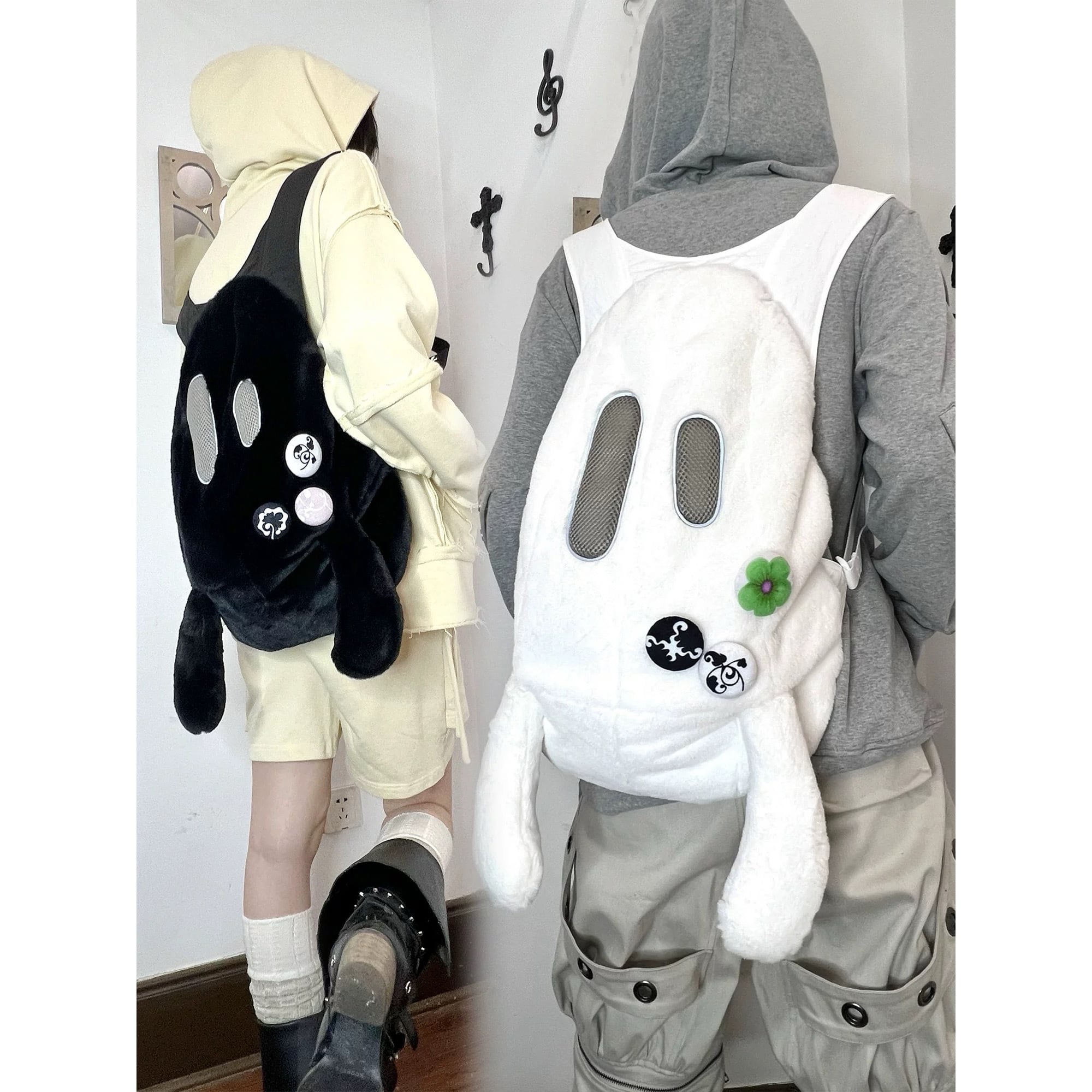 nit alcove] Cotton-filled black and white dual-shoulder backpack