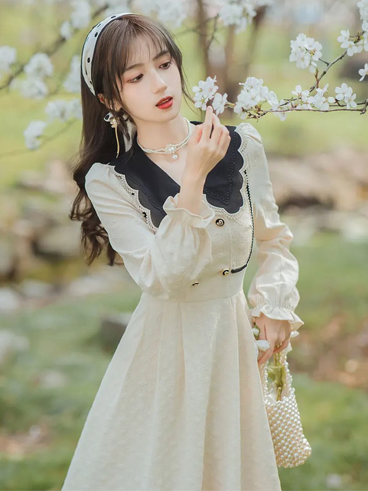 【0125】Ruffled Collar Button Retro Long Sleeve Dress