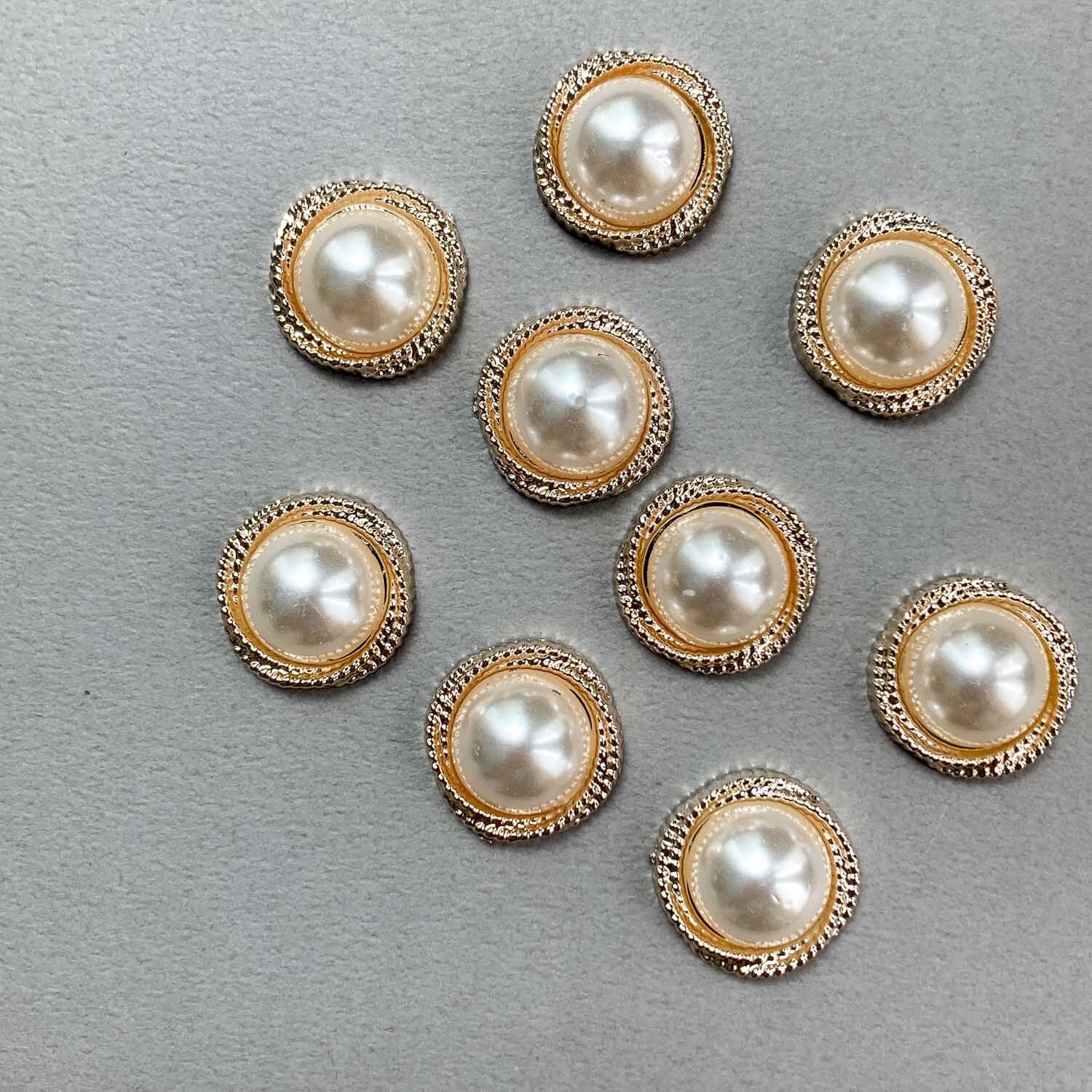 【値下げ】CC アンティーク調 合金カボション 再入荷〉ねじれゴールド縁のラウンドパールカボションパック（4p