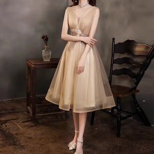 ドレス ワンピース ウェディング パーティー 結婚式 二次会 披露宴 演奏会 発表会 ステージ ミモレ 袖なし ノースリーブ Vネック プリンセスライン Aライン イブニング ハイウエスト 透け感 可愛い きれいめ シンプル カジュアル 大人可愛い 上品 おしゃれ レトロ キュート ガーリー クール モード エレガント モダン 主役級 存在感 とろみ感 抜け感 クラシック 清楚 ゴージャス エレガント セクシー 華やか ナチュラル クラシカル 美脚 脚長 高見え XS 2XL 3XL S M L XL