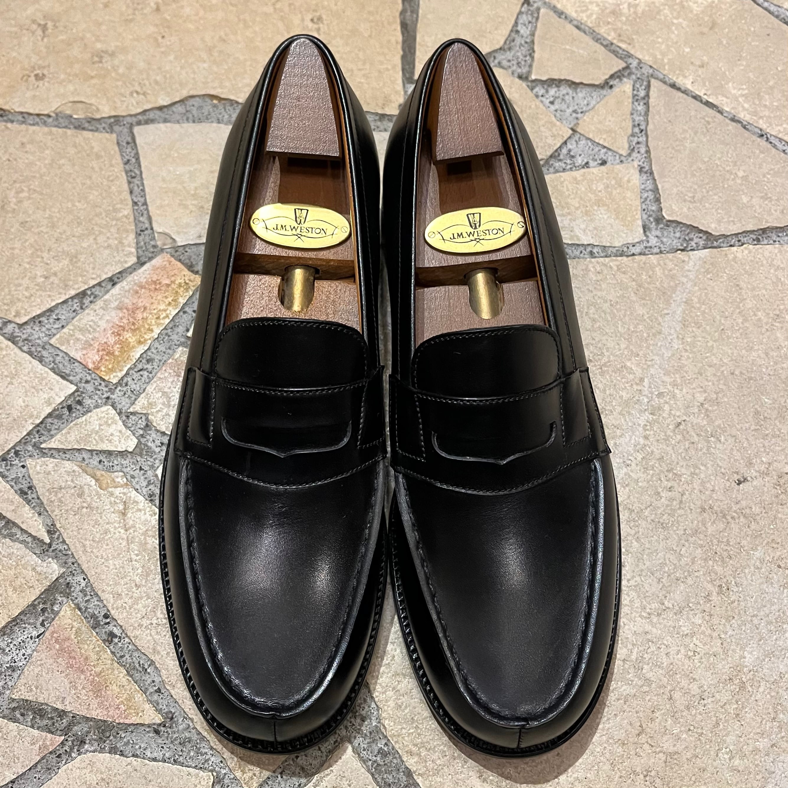 jm weston “#180 signature loafer size 3C black” | anemone