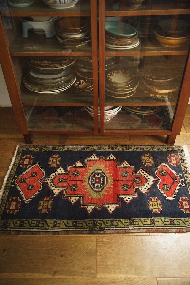 1213-Vintage Turkish rug