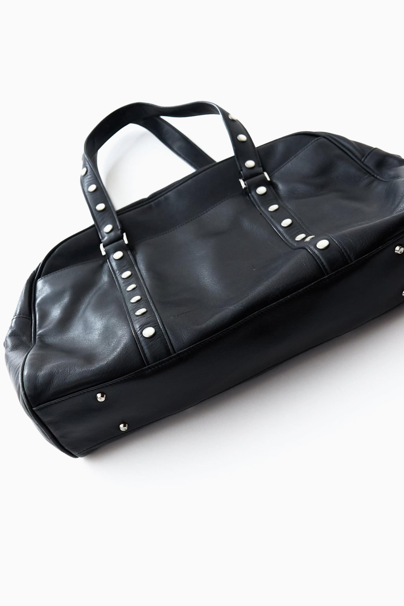 美品⭐︎agnès b. 黒 レザー ボディバッグ agnès b. BKACK LEATHER SHOULDER BAG | Reben｜デザインという文脈が