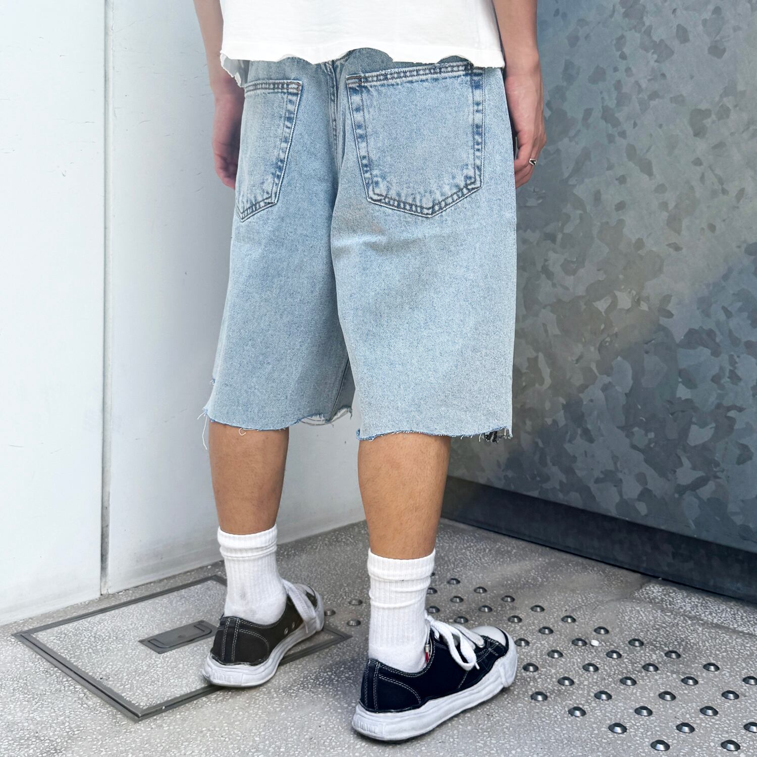 ASKYURSELF / FRAYED BAGGY DENIM SHORTS | HOLICK